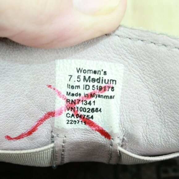 LL Bean Eco Bay Cream Leather Slip On Casual Comfort Sneaker Shoes Size 7.5 M - Picture 8 of 10